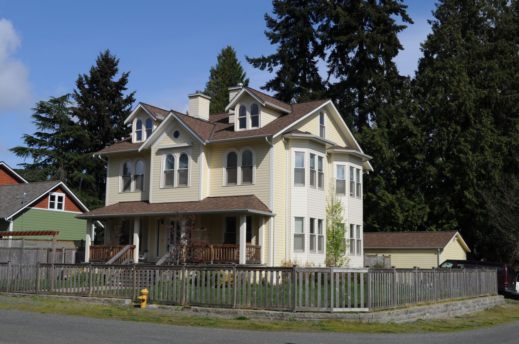 Seattle home after exterior cleaning